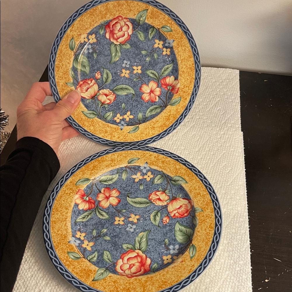 2 Vintage Floral Patterned Dessert Plates